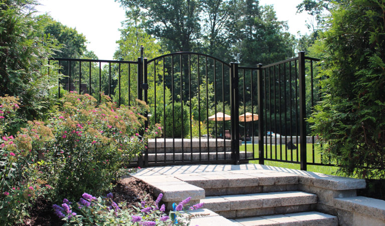 Horizons Classic gate in black