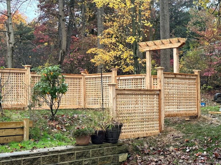 Draz and Custom Framed Lattice with Pergola