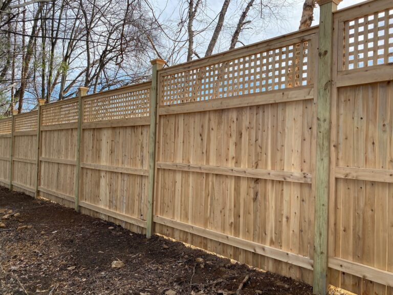 fence with integrated lattice section