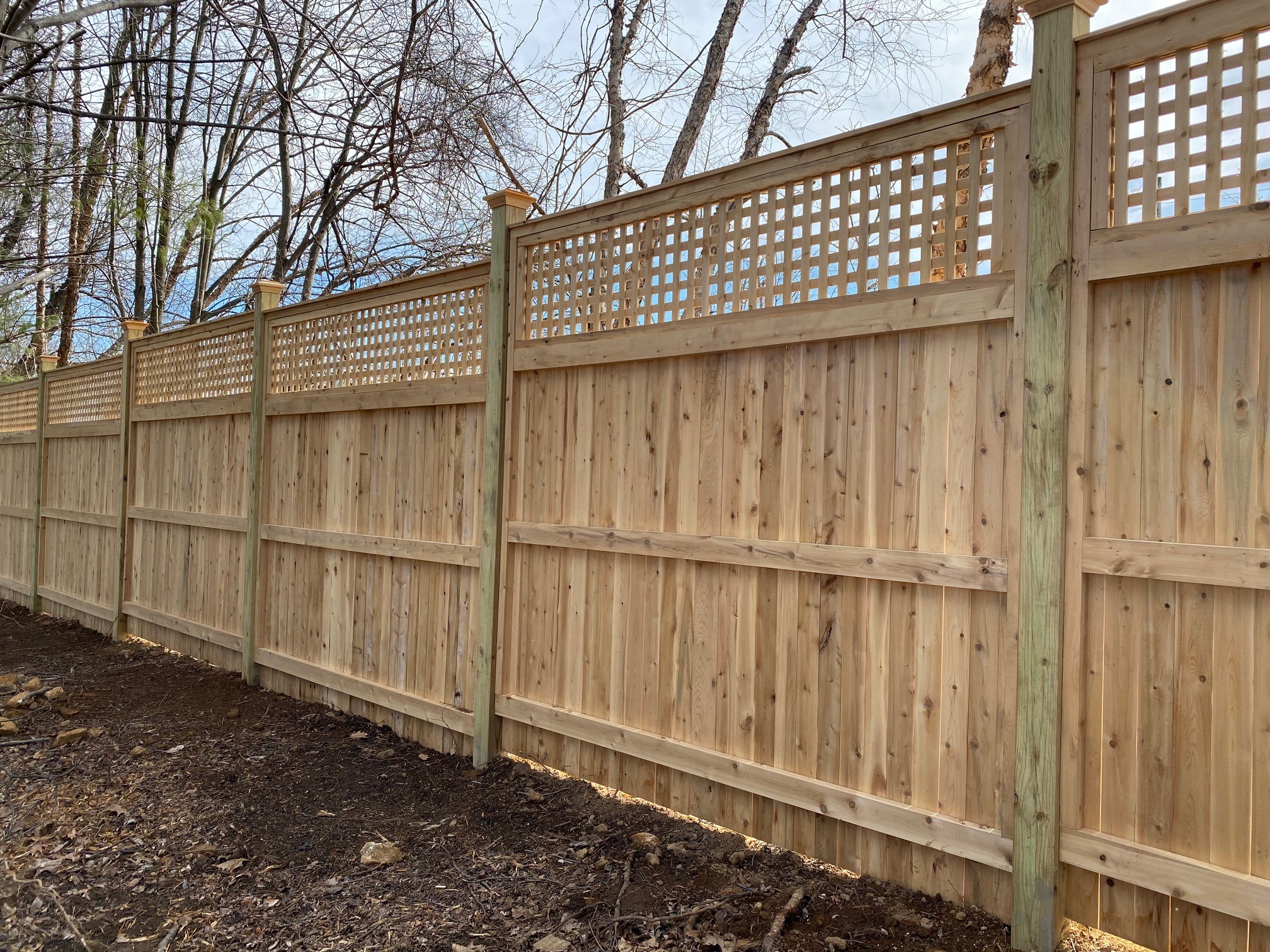 fence with integrated lattice section