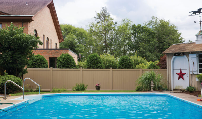 Dogwood Haven in Wicker by pool