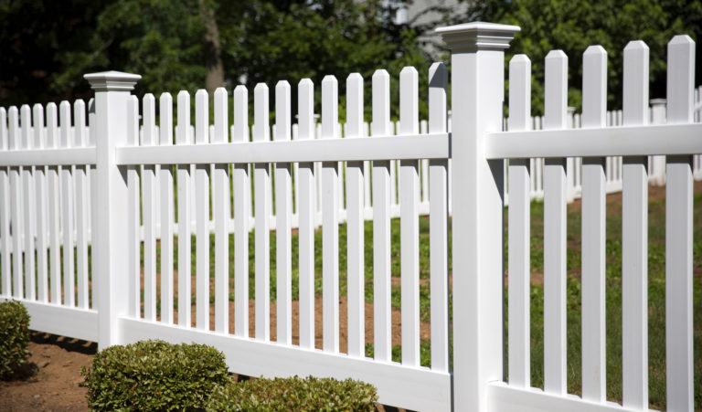 Silverbell White Vinyl Picket